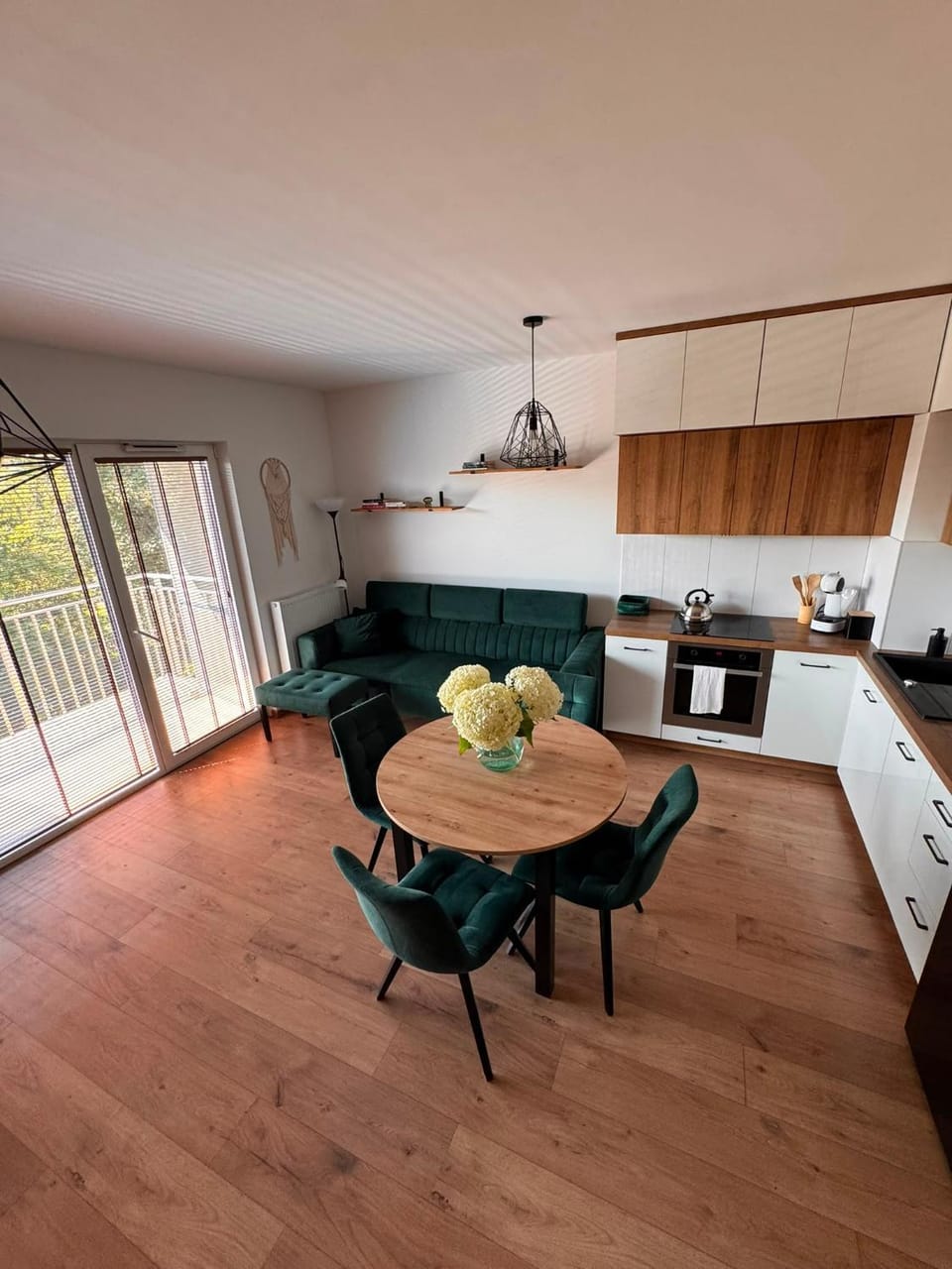 Living room, Photo of the whole room, Seating area