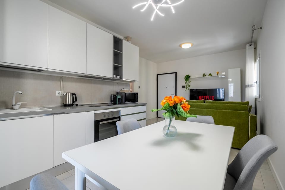 Novoli Elite Suites Private Free Parking Apartment in Florence