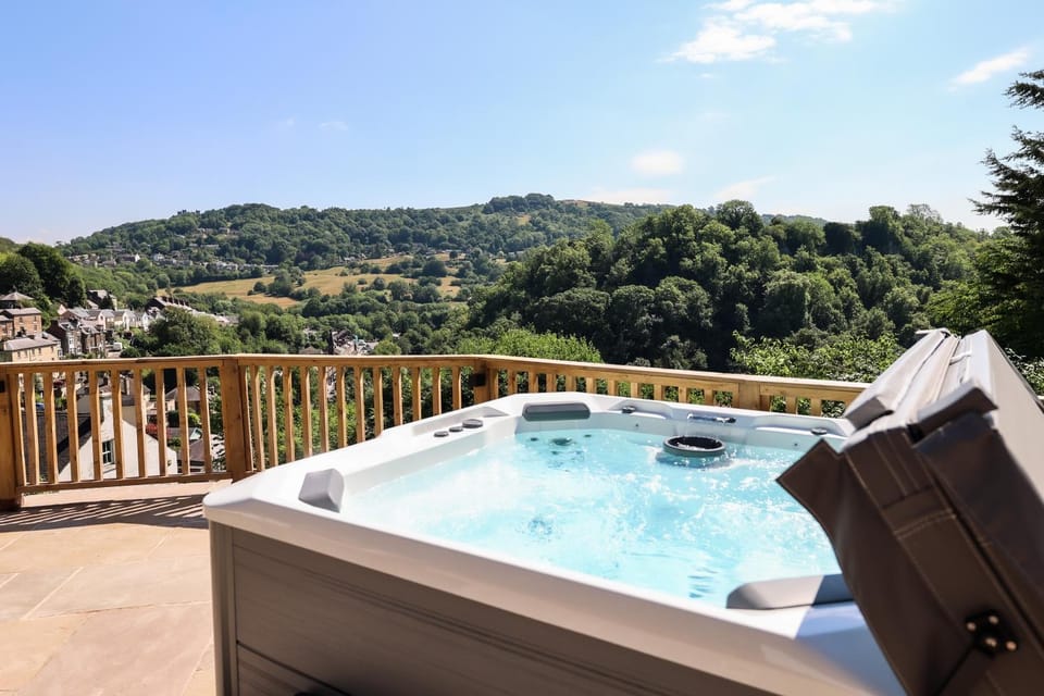 37 Steps - Luxury Retreat Above Matlock Bath House in Amber Valley