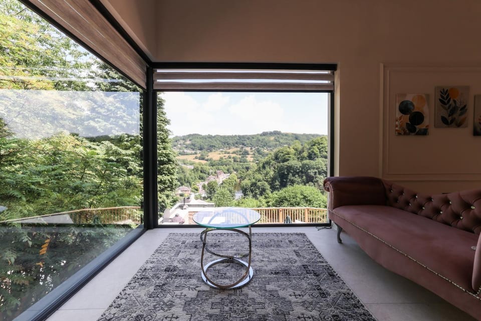 37 Steps - Luxury Retreat Above Matlock Bath House in Amber Valley