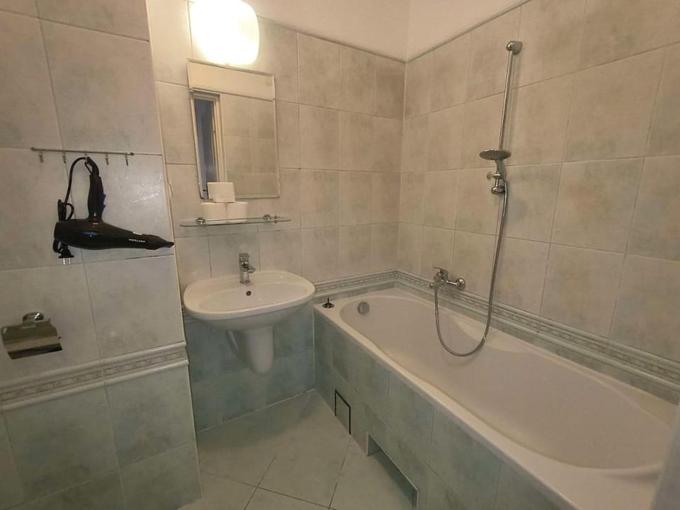Fantastic-Inn Kraków - B7 Pokój D407 Apartment in Krakow