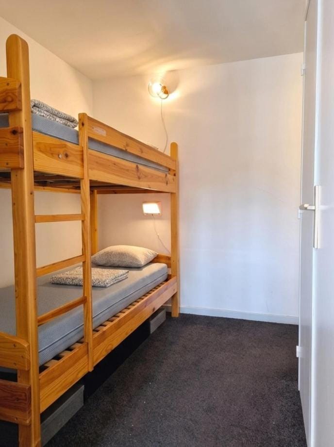Photo of the whole room, bunk bed