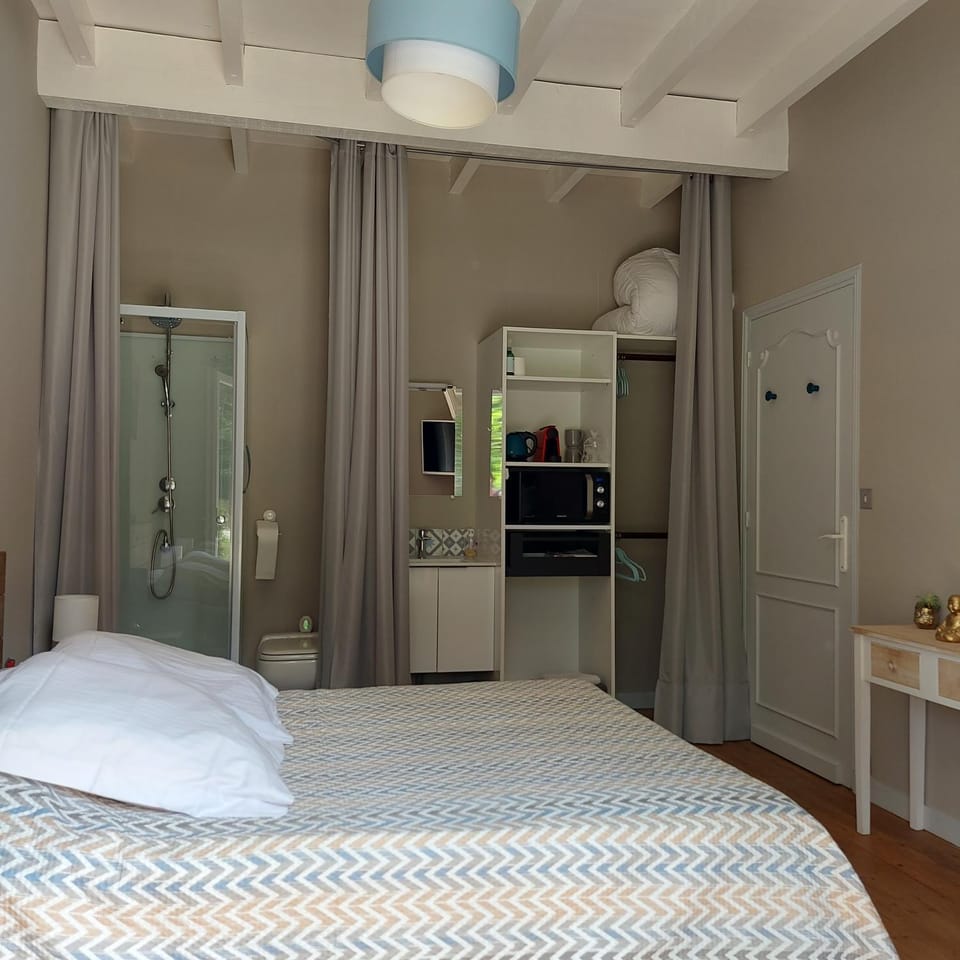 Bed, Bedroom