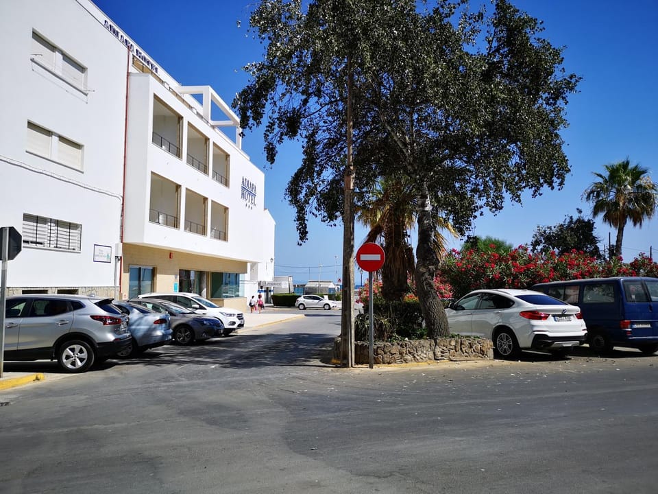 Landmark view, Street view