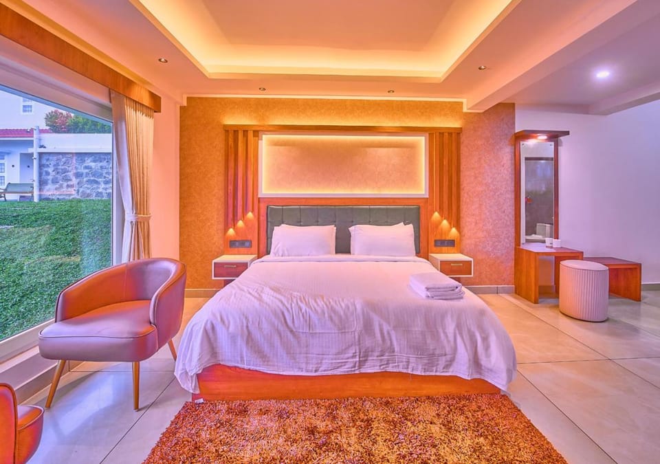 Bed, Photo of the whole room, Bedroom