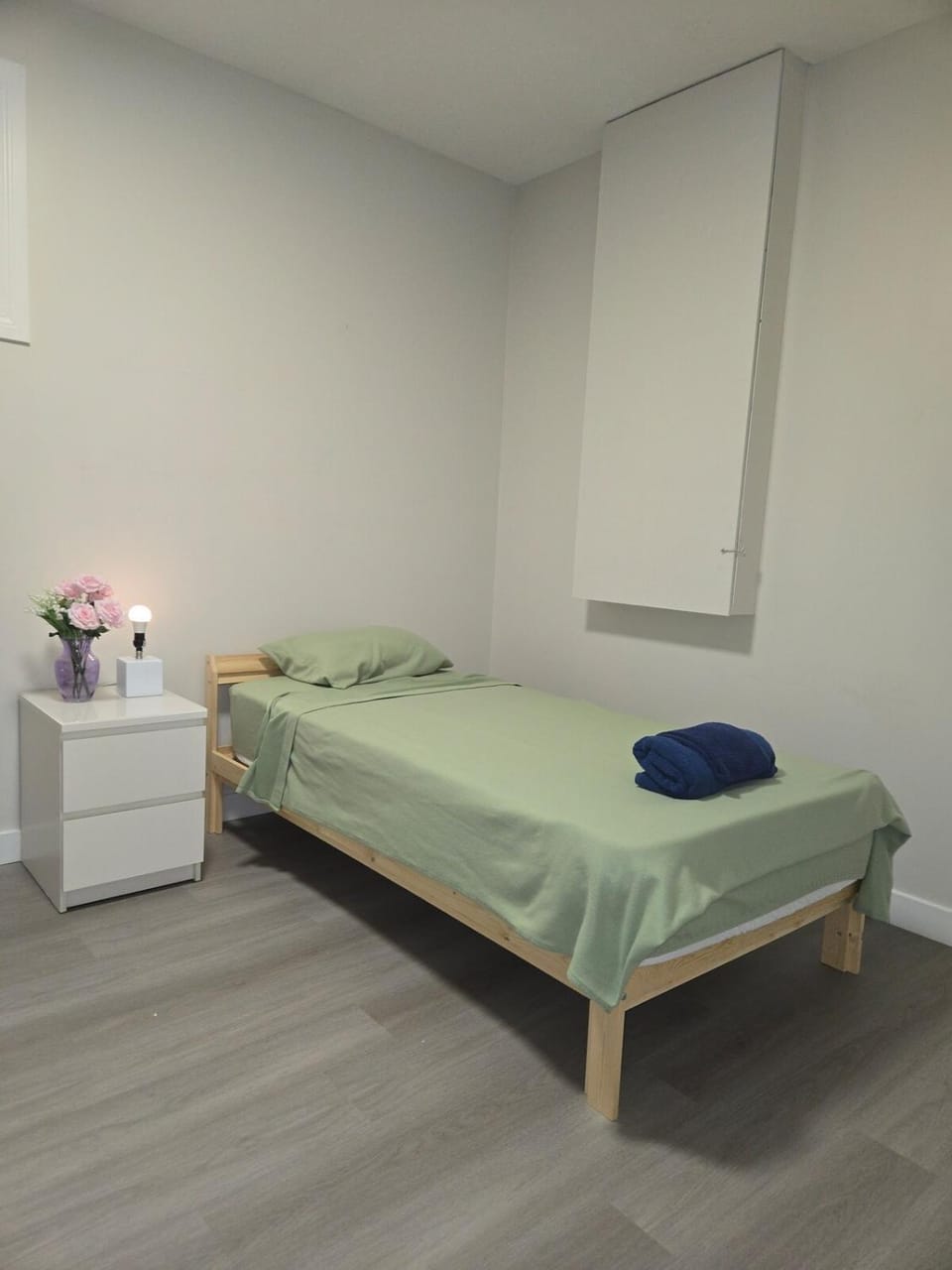 Cozy 2-Bedroom Oasis on Whyte Ave Near U of A Apartment in Edmonton