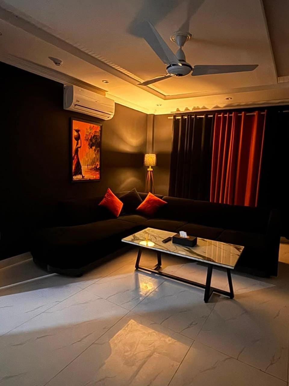 Living room, Seating area
