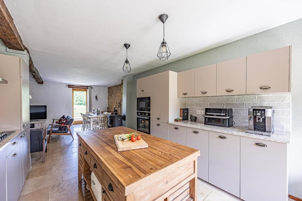 Au Coin des Arbres - Biron House in Nouvelle-Aquitaine