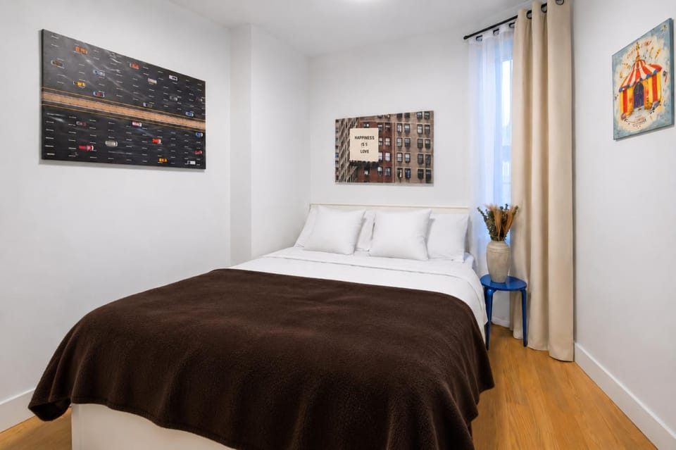 2 Bedroom in Central Manhattan Apartment in Upper East Side
