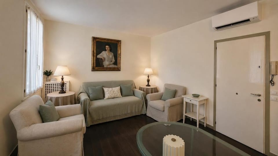Living room, Seating area, air conditioner