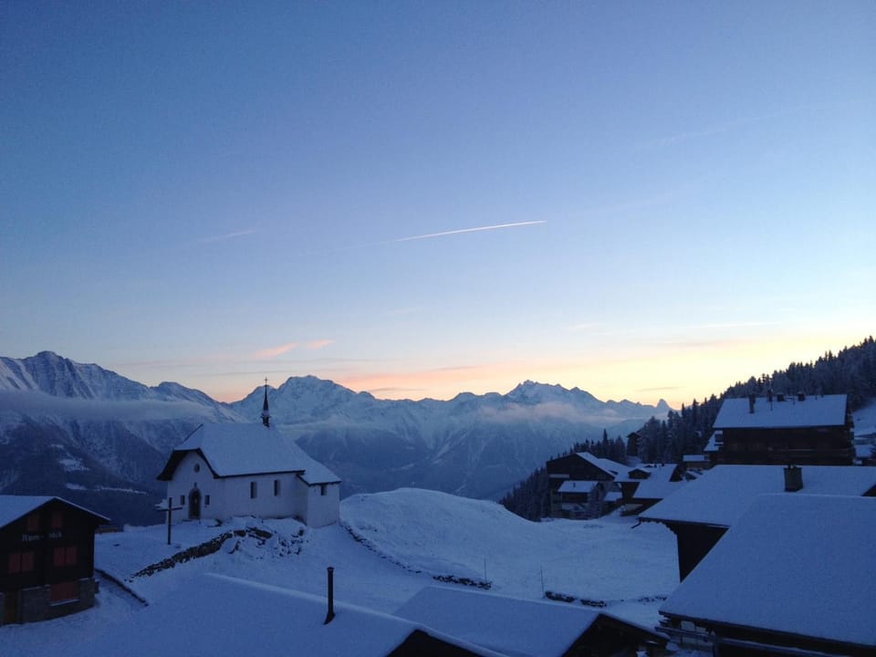 Nearby landmark, Day, Natural landscape, Winter, Mountain view