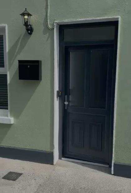 Property building, Facade/entrance