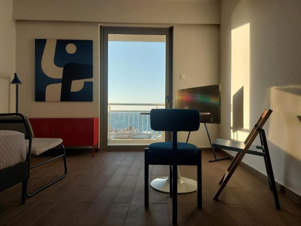 Luminous Seafront Studio - Heart of the City Apartment in Heraklion