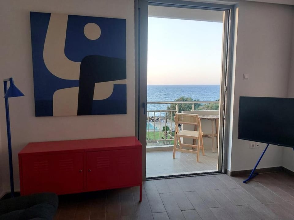 Luminous Seafront Studio - Heart of the City Apartment in Heraklion