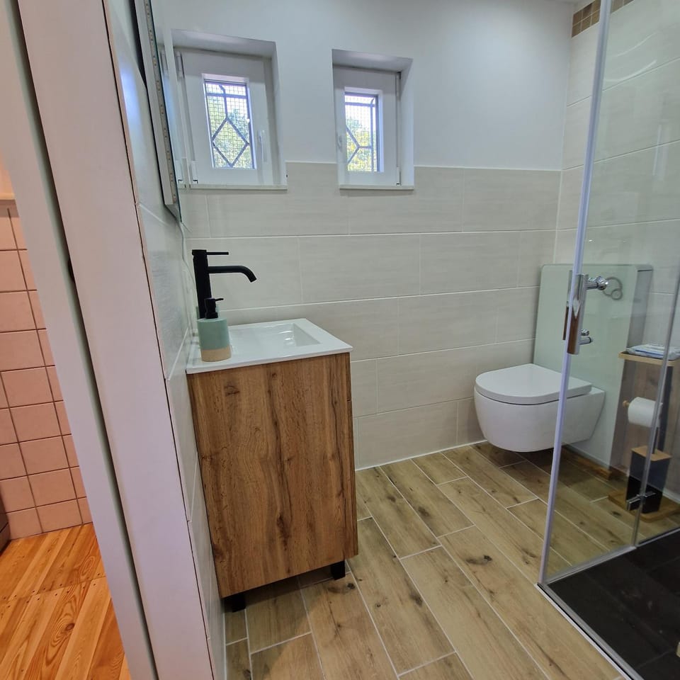 Bathroom, Living room
