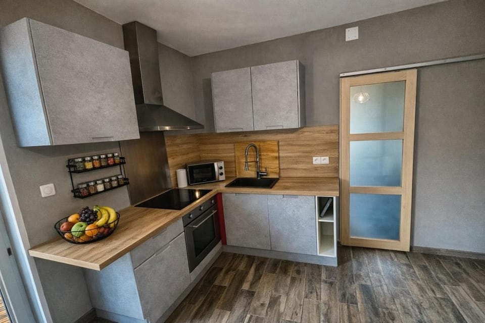 Appartement avec terrasse Apartment in Grand Est