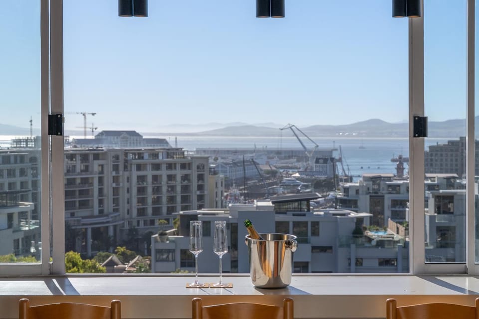Day, View (from property/room), Balcony/Terrace, City view, Sea view