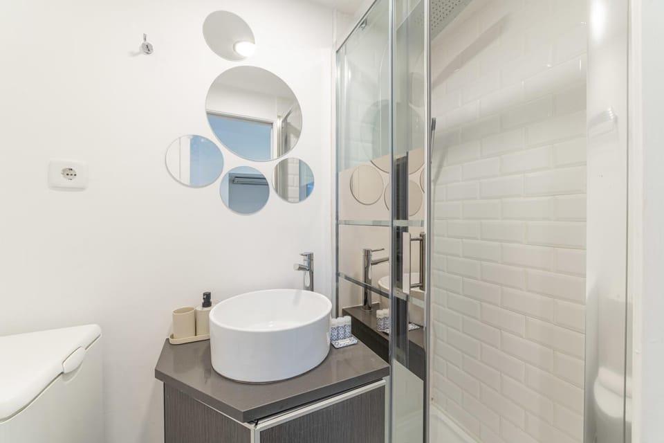 Shower, Bathroom, washing machine