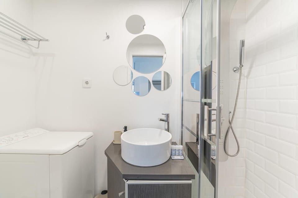 Shower, Bathroom, washing machine