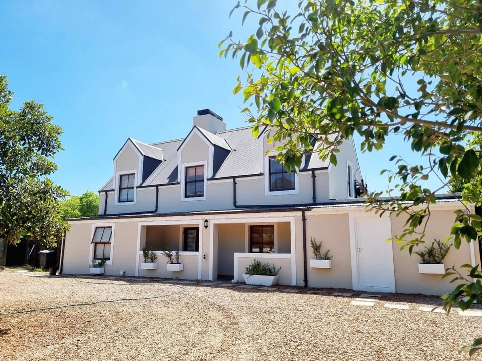 Country Retreat with Pool Braai, Sleeps 6 House in Western Cape