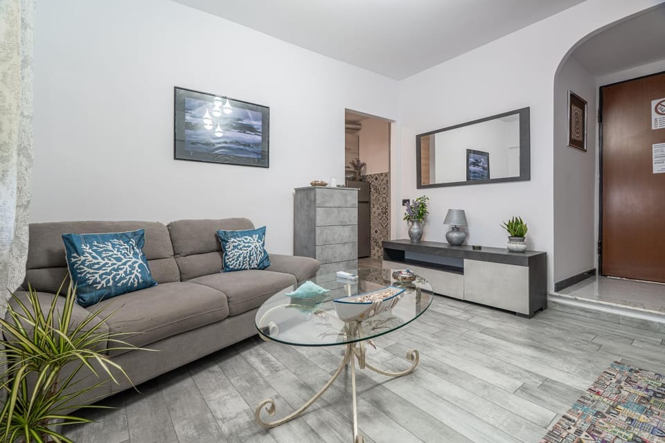 TV and multimedia, Living room, air conditioner