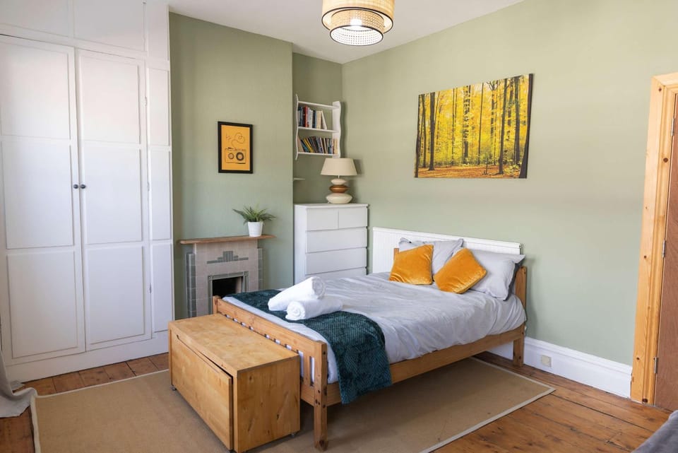Bed, Bedroom, wardrobe