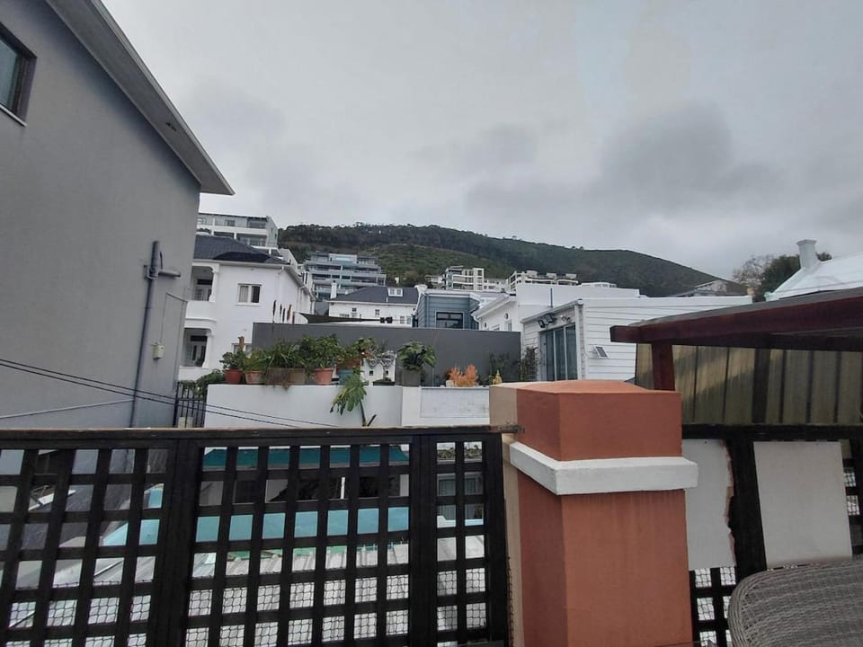 tranquil hide away House in Sea Point