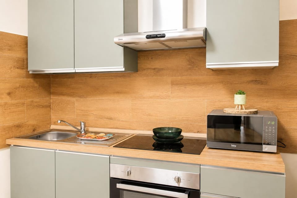 Kitchen or kitchenette, stove