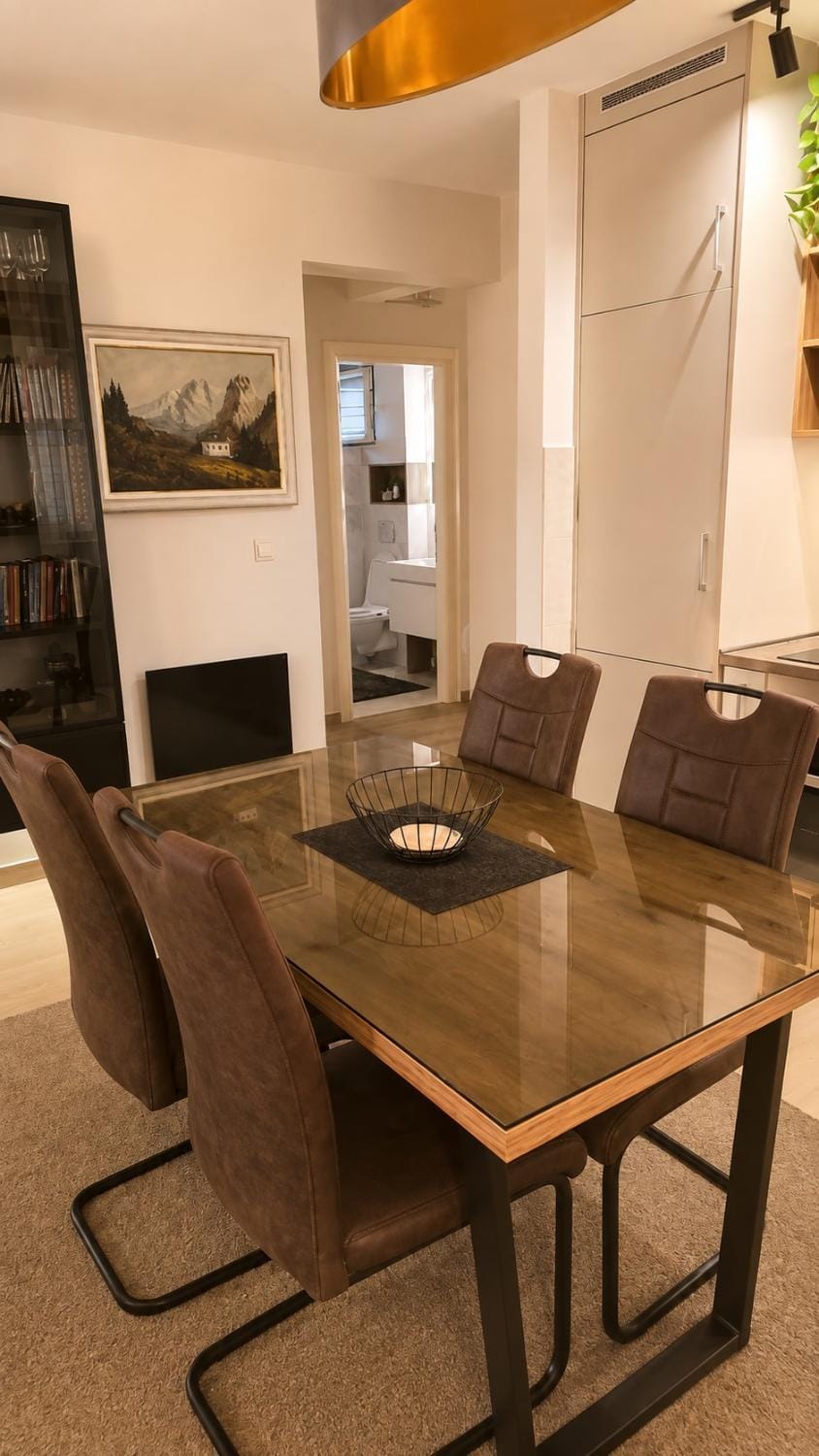 Seating area, Dining area