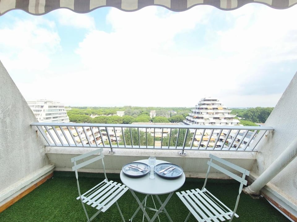 Bird's eye view, Balcony/Terrace, City view, Garden view, Mountain view