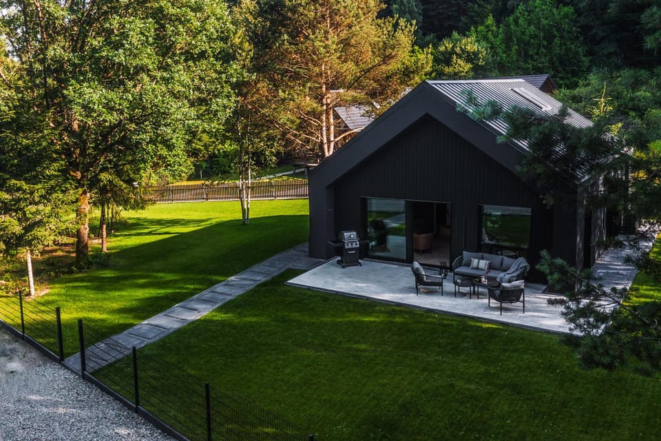 Property building, Garden, Garden, Balcony/Terrace