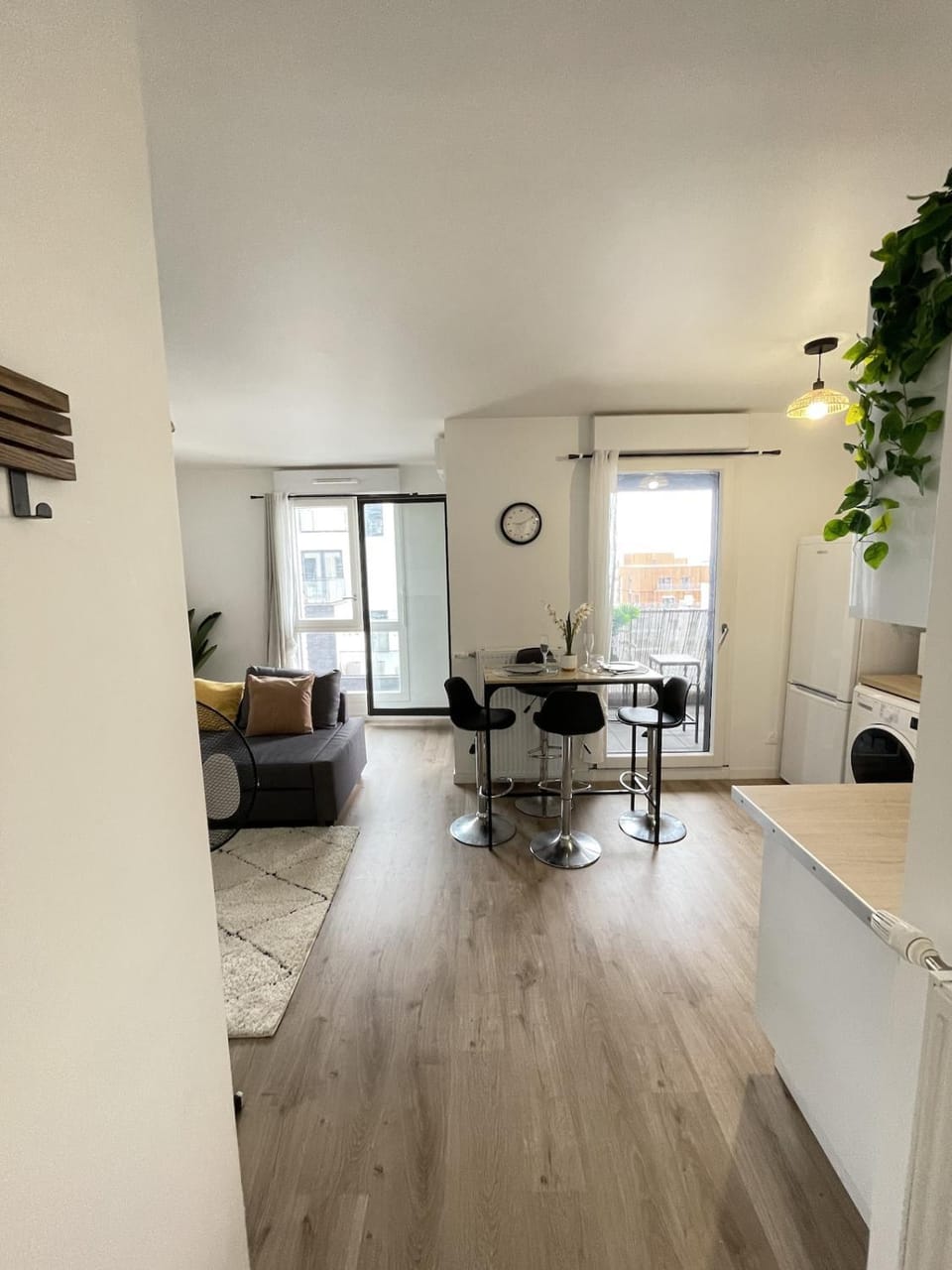 Beautiful 1-bedroom apartment near the metro-restaurant-motorway Apartment in Île-de-France