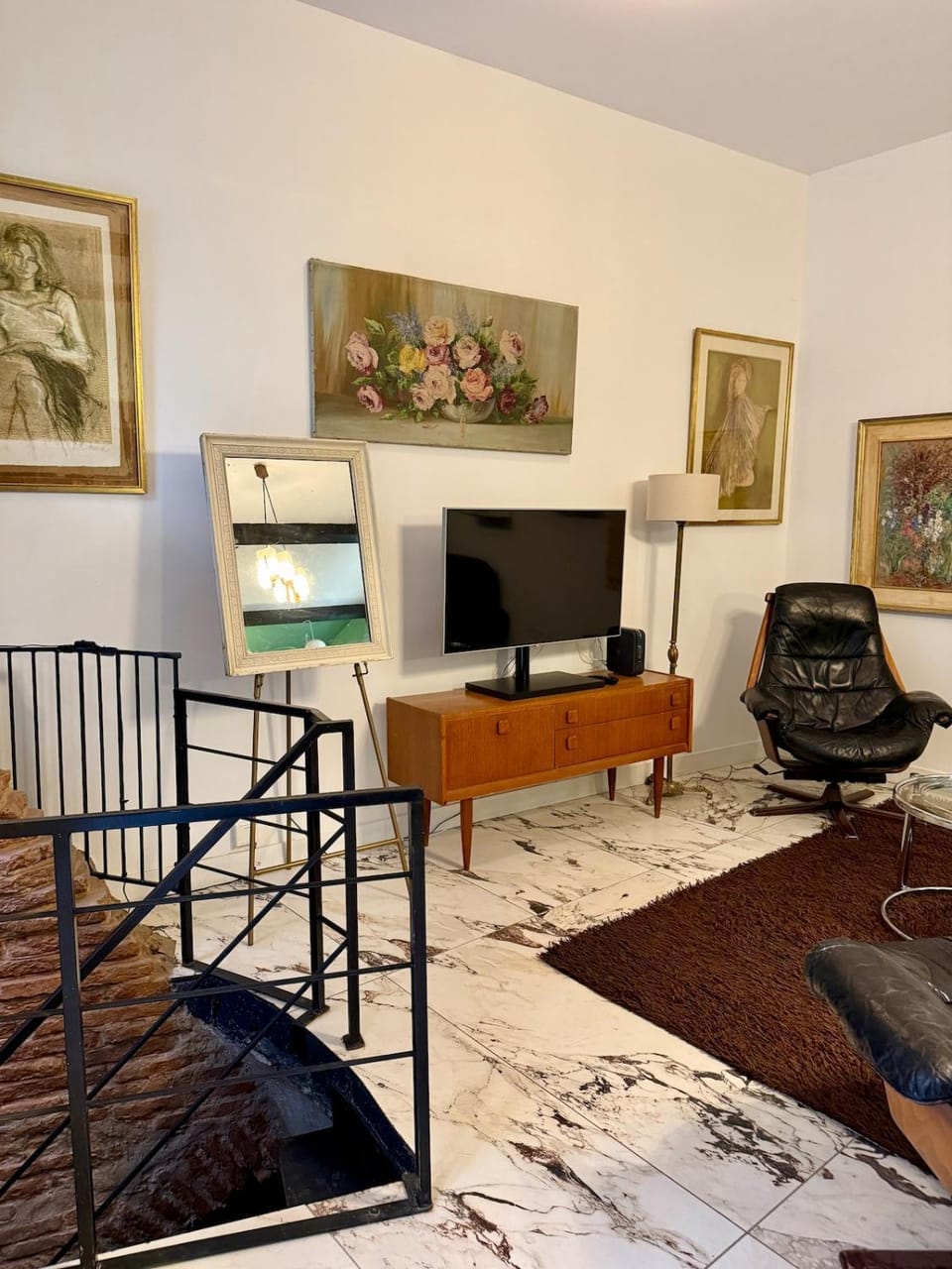 TV and multimedia, Living room, Seating area