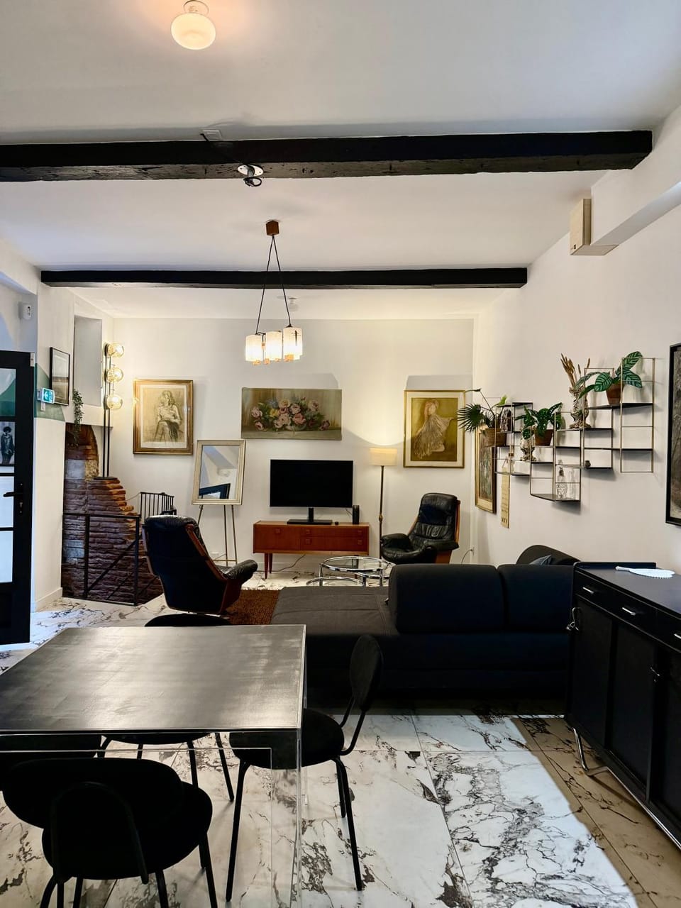 TV and multimedia, Kitchen or kitchenette, Seating area, Dining area
