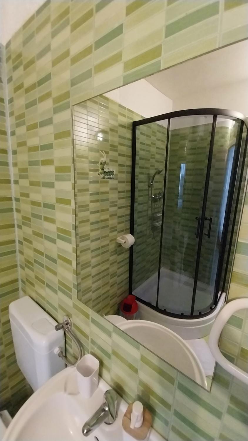Shower, Toilet, Bathroom