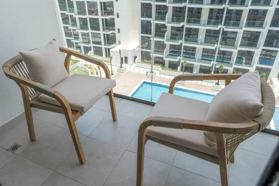 StayShort - Modern Pristine Studio for 2 in Meydan Apartment in Dubai