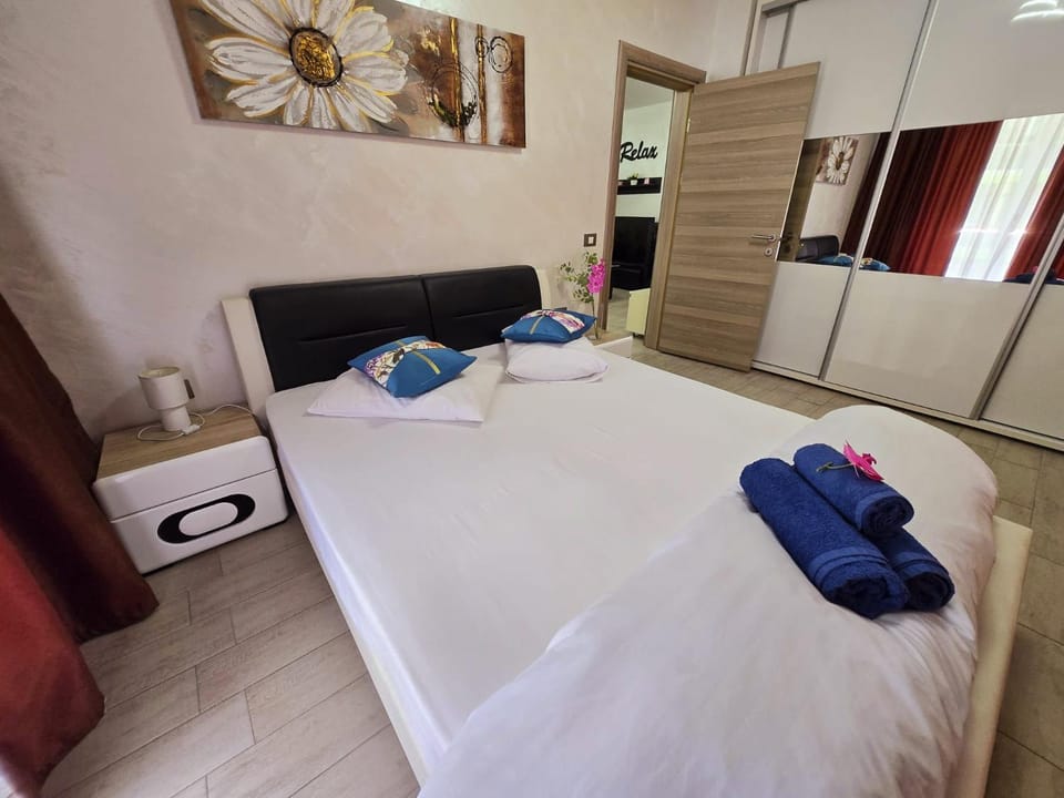Luxury Holiday SeaSide Apartment - Beach Pool & Spa Resort Apartment in Constanța County