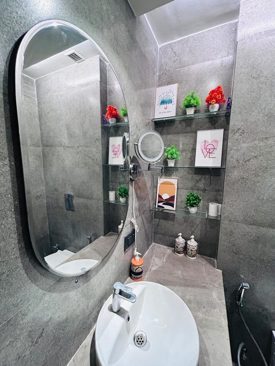 Toilet, Bathroom, towels