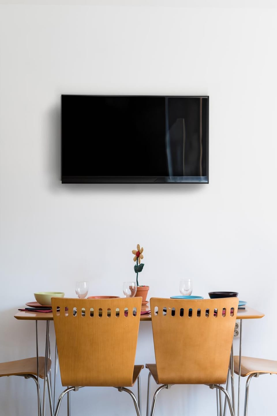 TV and multimedia, Seating area, Dining area
