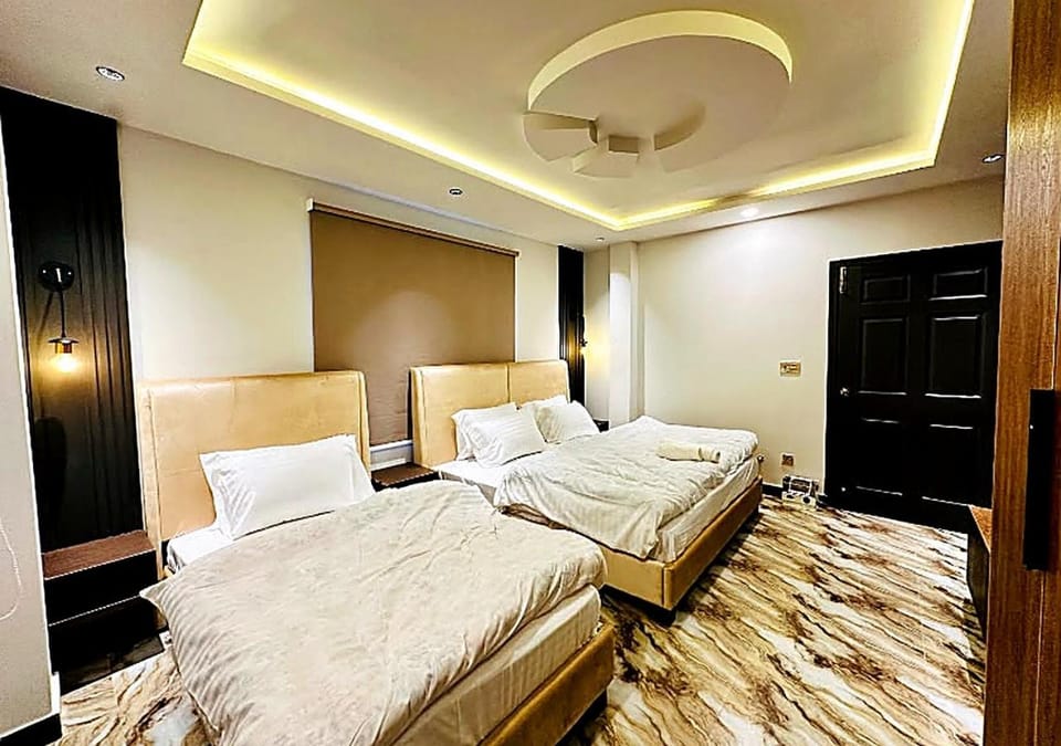 Bed, Seating area, Bedroom, wardrobe