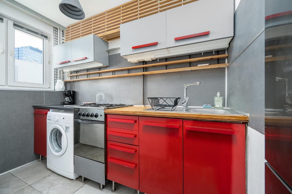Kitchen or kitchenette, washing machine