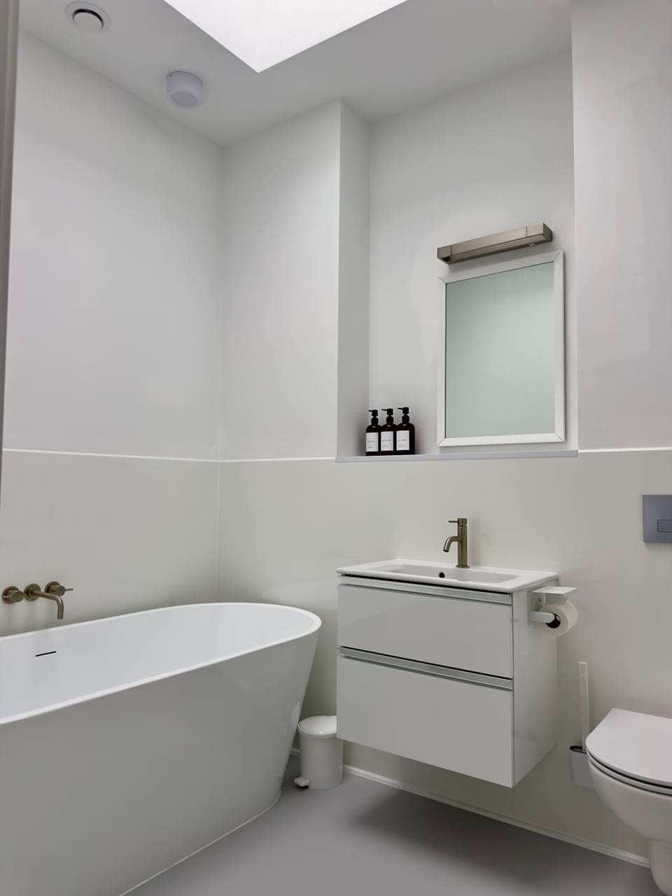 Bathroom, Bath