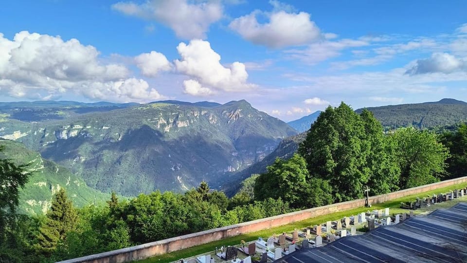 Nearby landmark, Spring, Day, Natural landscape, Mountain view