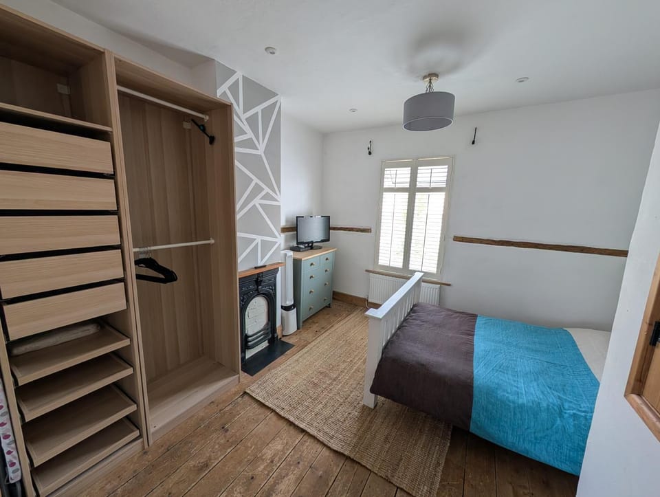 Bed, Bedroom, wardrobe