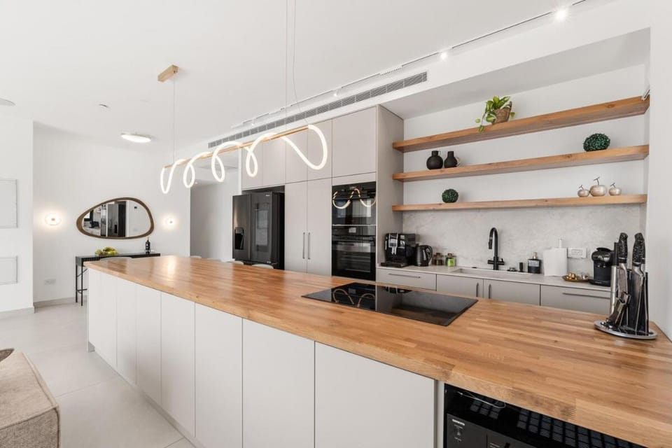 Kitchen or kitchenette, dishwasher, oven, pet friendly, stove