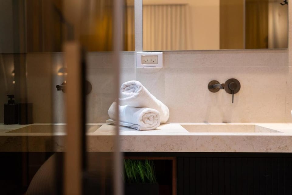 Bathroom, towels