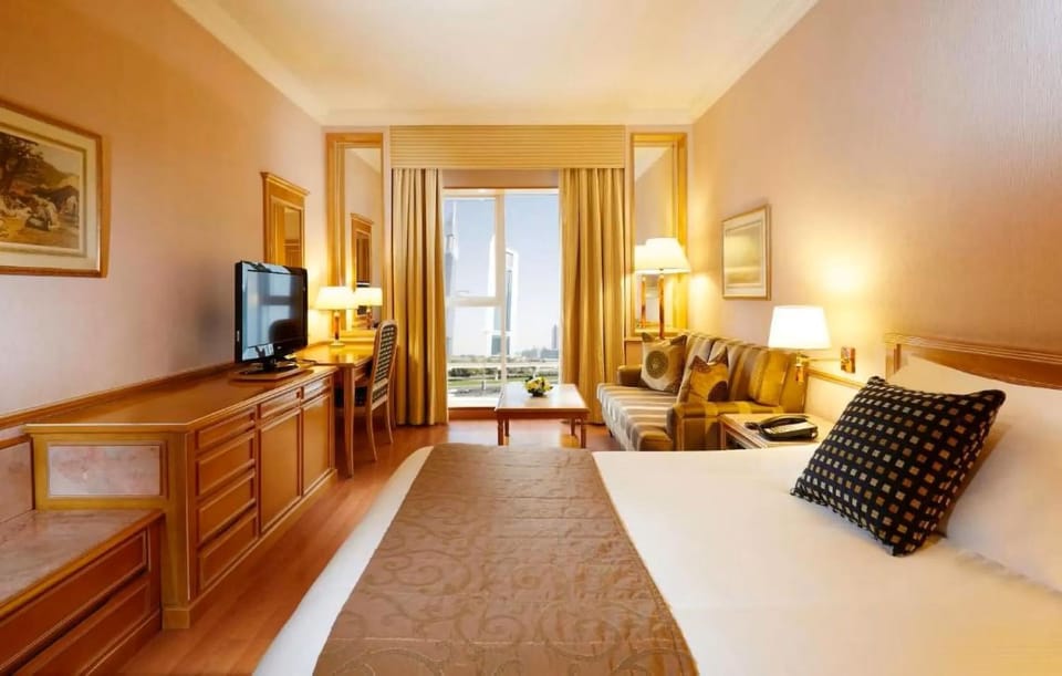 Communal lounge/ TV room, Bed, TV and multimedia, Living room, Photo of the whole room, Seating area, Evening entertainment, Bedroom, hair dresser