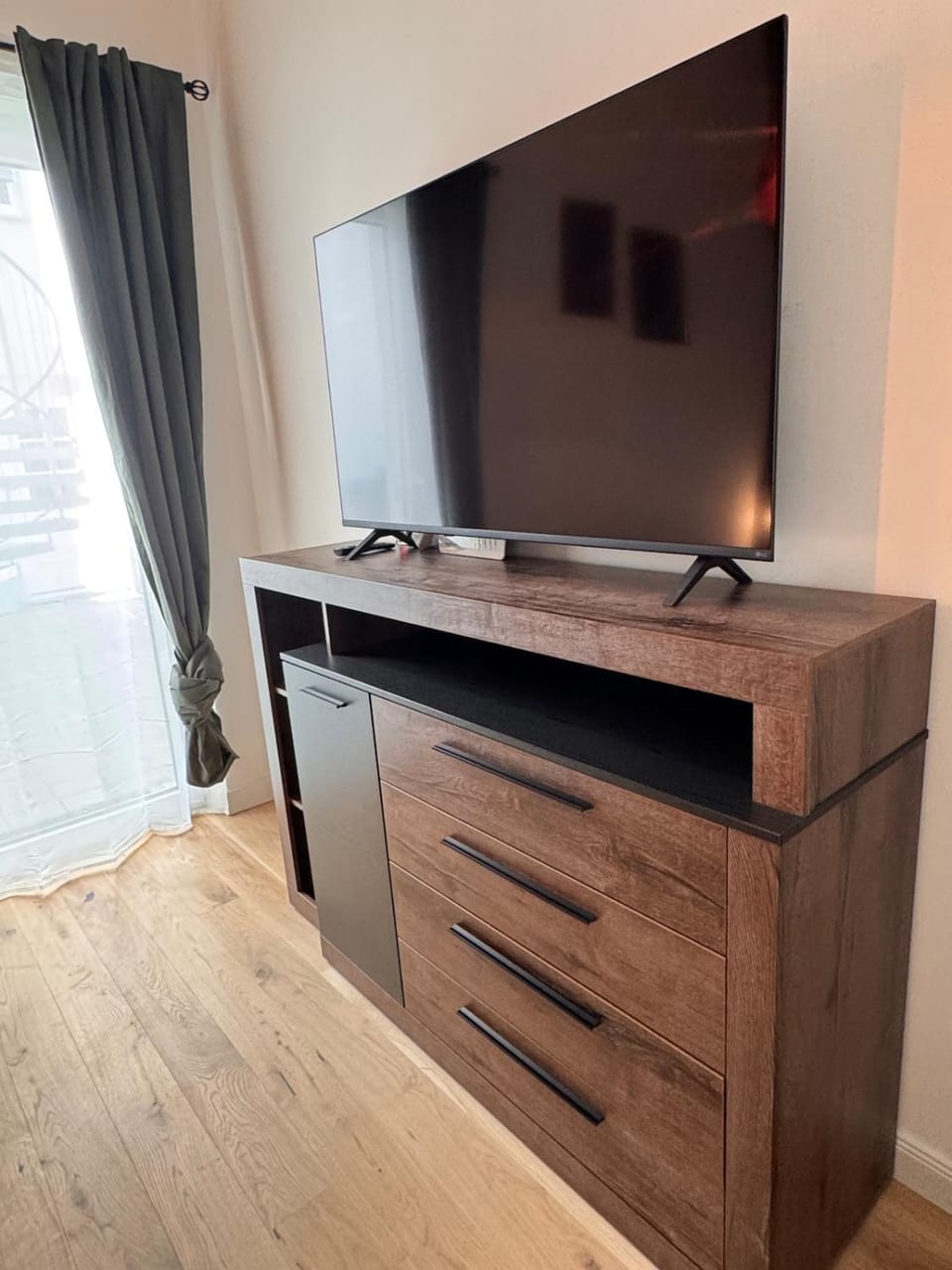 TV and multimedia, Evening entertainment