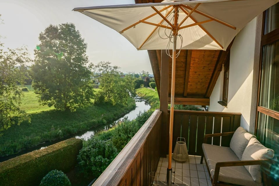 Natural landscape, View (from property/room), Balcony/Terrace, Seating area, Mountain view, Mountain view
