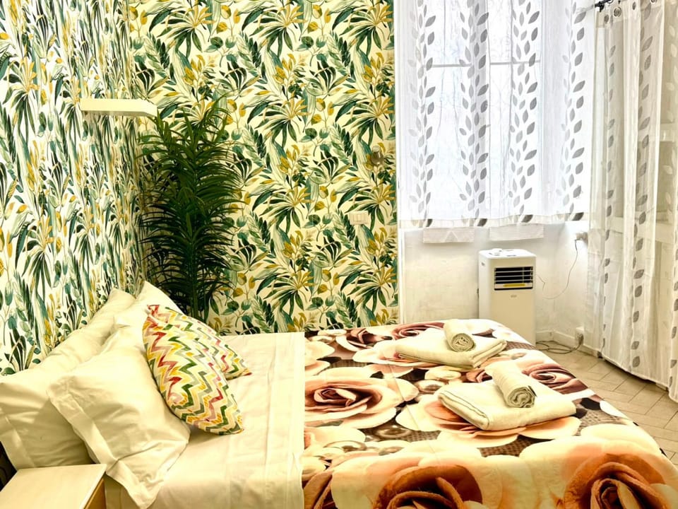 Bed, Living room, Bedroom, air conditioner